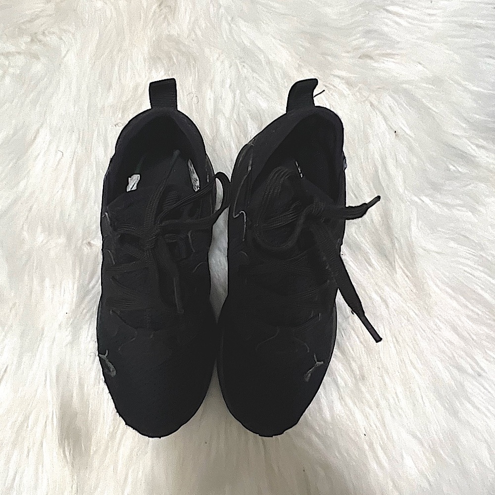 PUMA Unisex Cell Vive All Black Little Kids' Sneakers